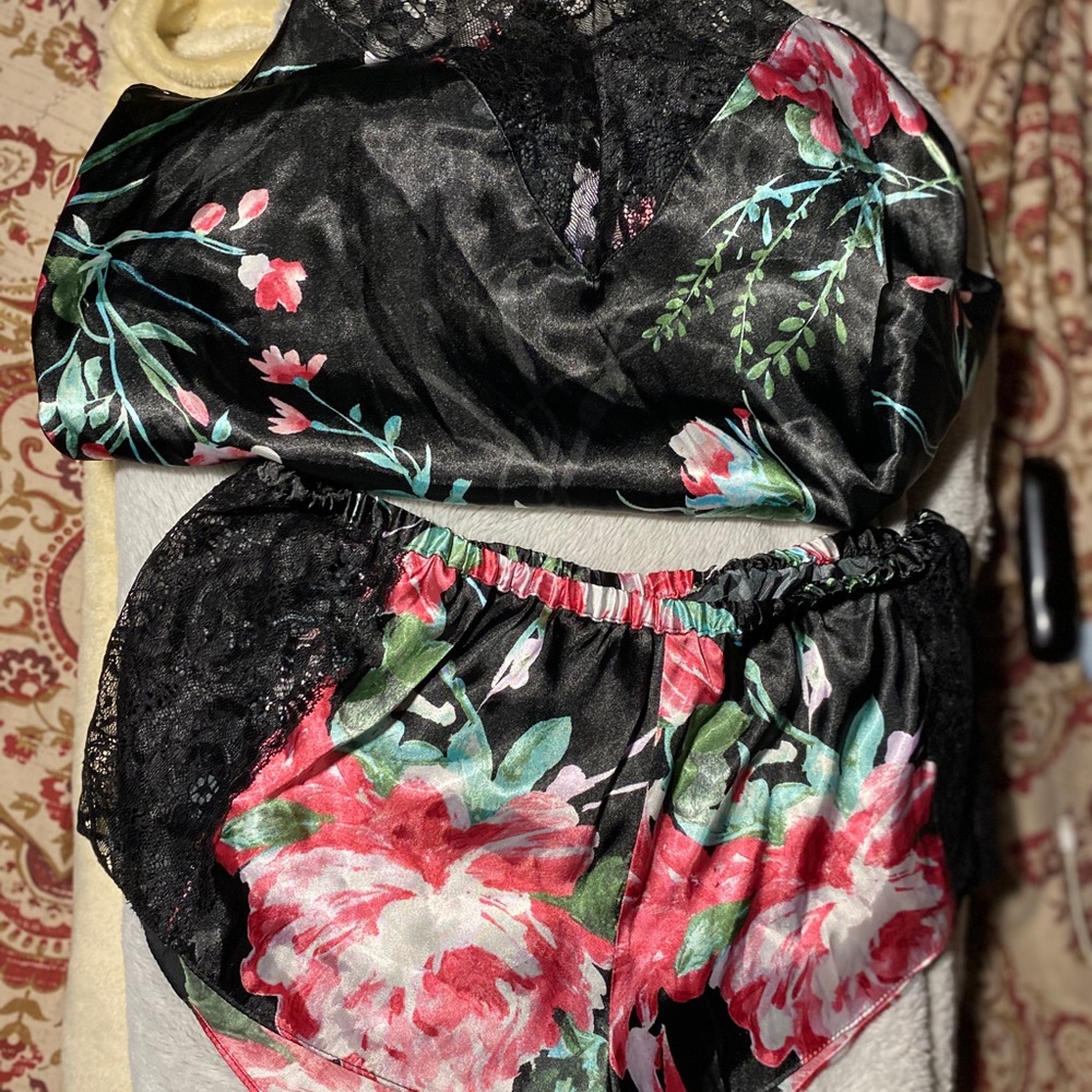 Lingerie floral set.